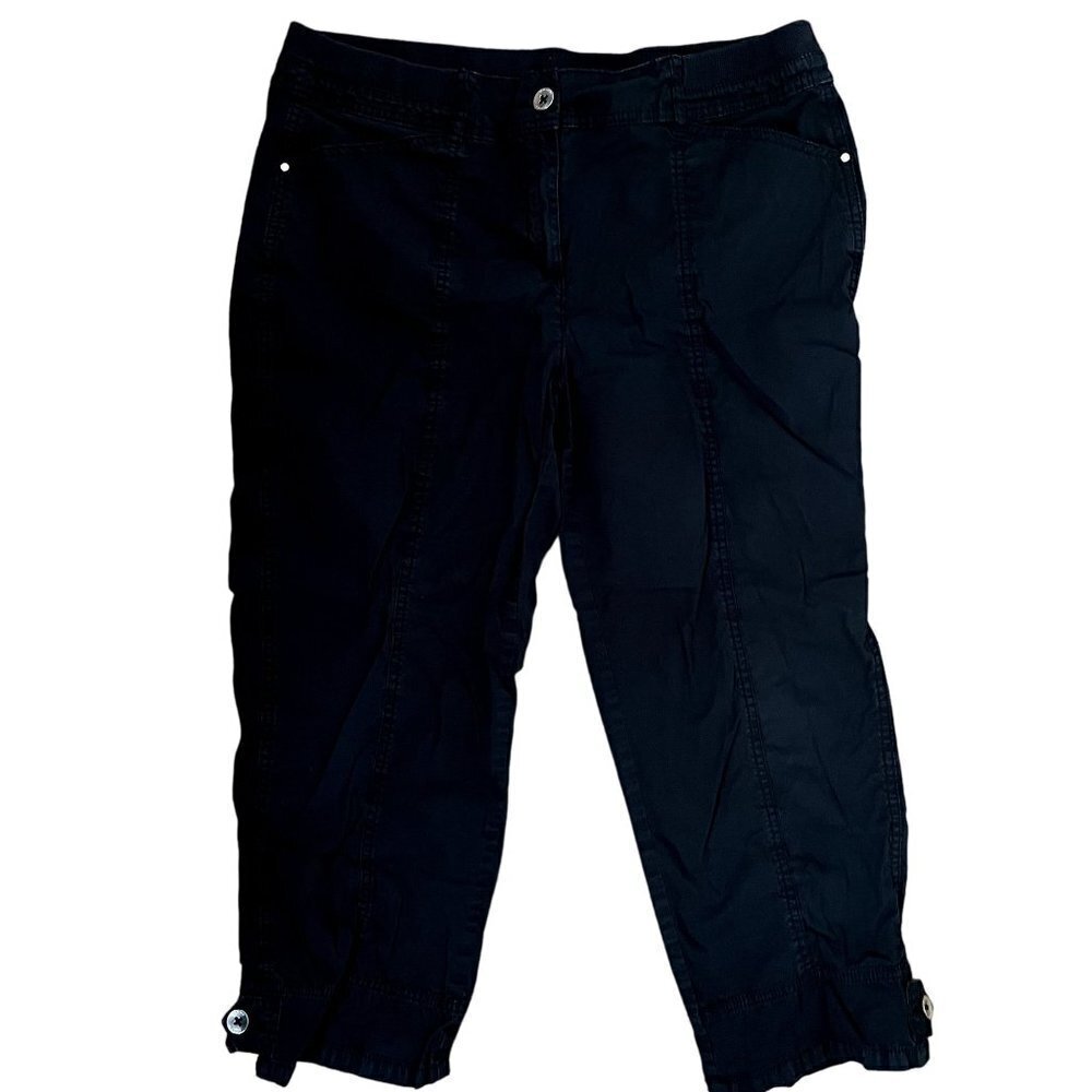 Chico's 3/4 length cropped cargo pants pockets comfortable casual jeans black